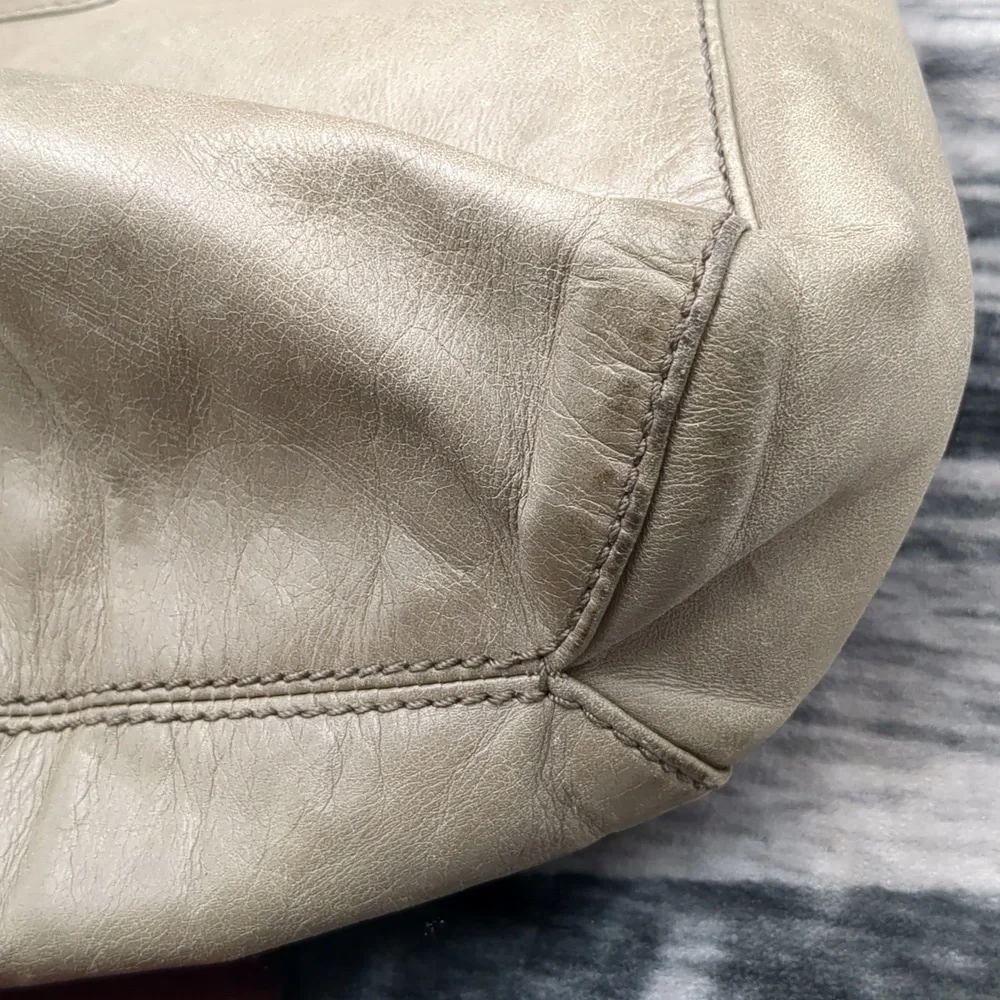 Hobo shoulder bag